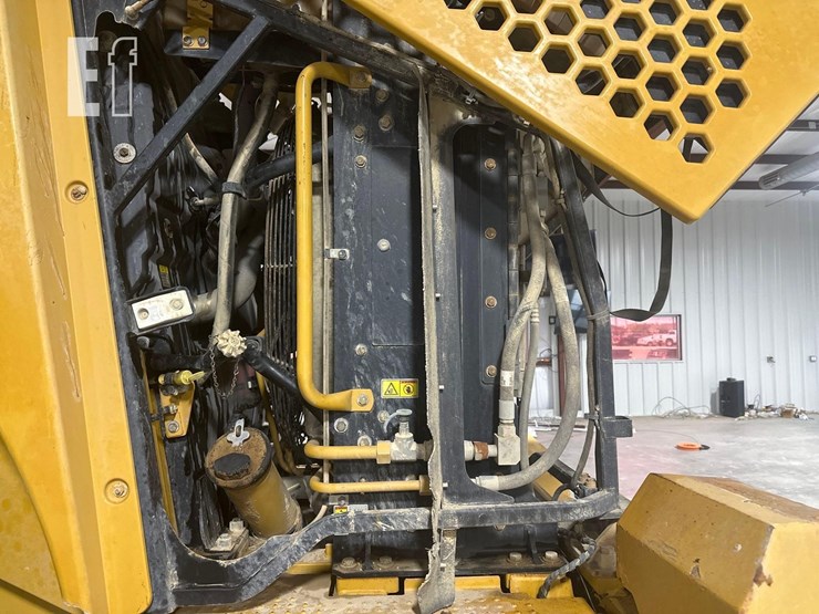 2013-caterpillar-966k-image-32