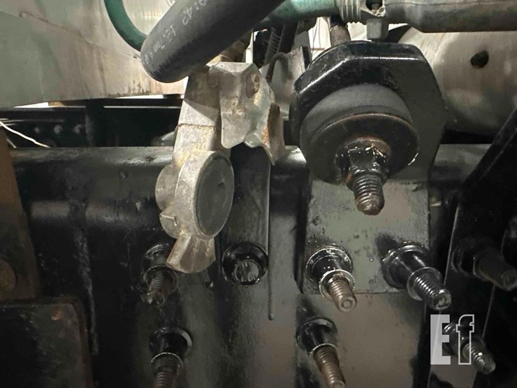 2009-mack-granite-gu713-image-34