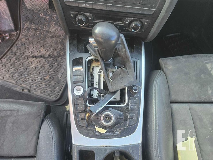 2010-audi-s5-image-11