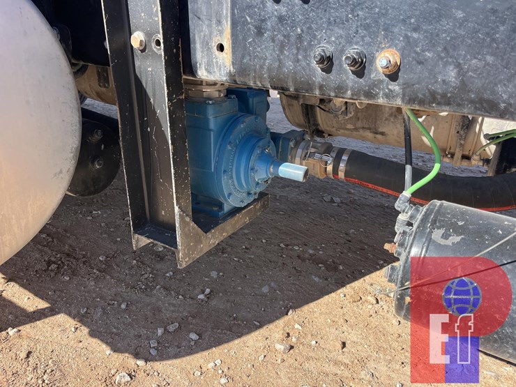 2022-freightliner-coronado-122-sd-image-4