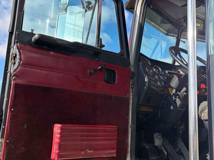 1999-peterbilt-379-image-14