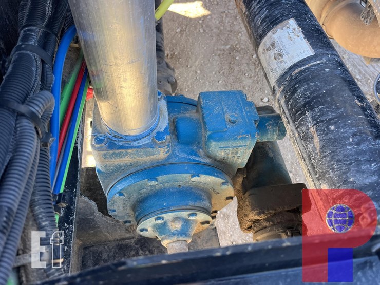 2022-freightliner-coronado-122-sd-image-12