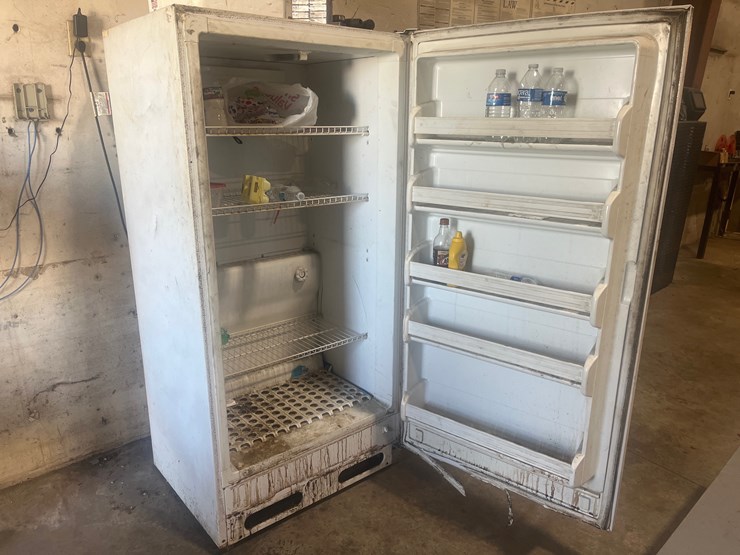 #19-•-kenmore-standing-freezer-image-2