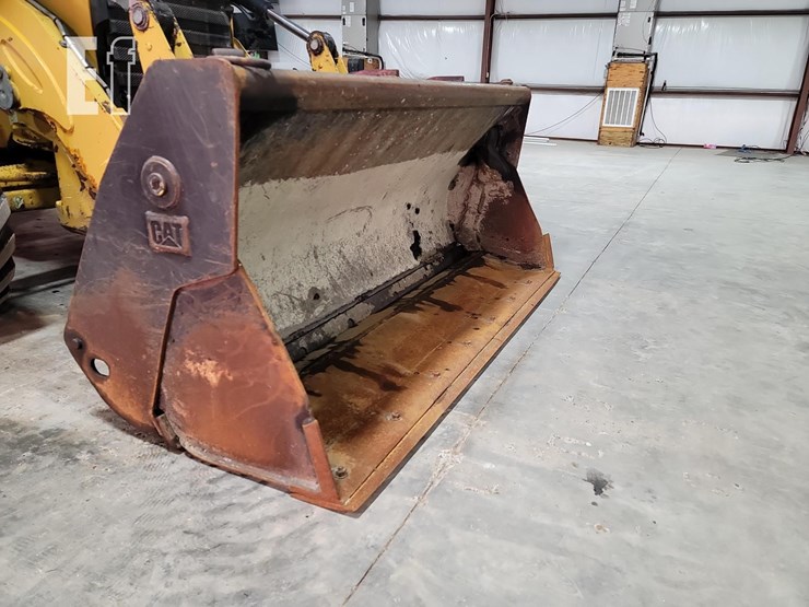 2015-caterpillar-420f-it-image-11