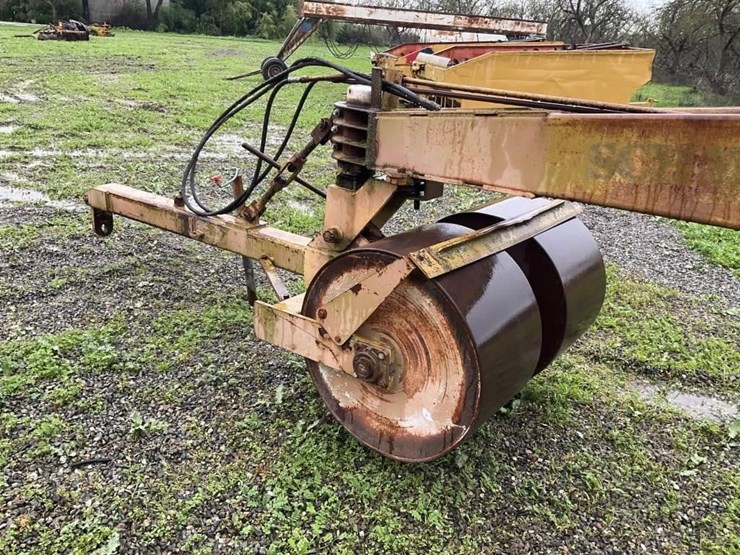 (offsite)-schmeiser-18'x40'-triplane-image-13