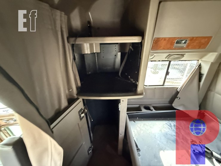 2006-peterbilt-379-image-24