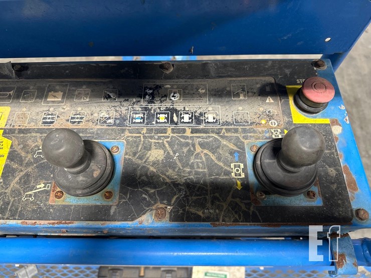 2011-genie-s125-image-12