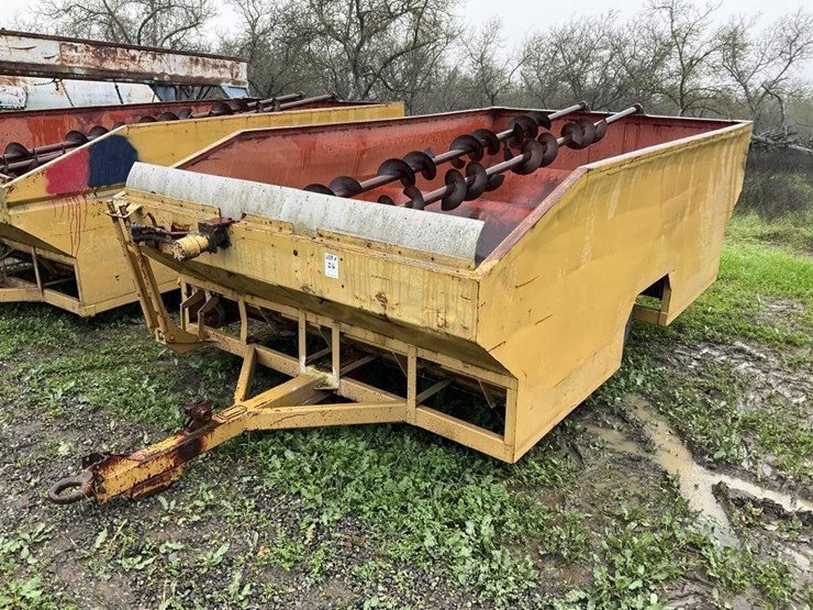 (offsite)-thomas-14'x8'-bottom-dump-nut-cart-image-3