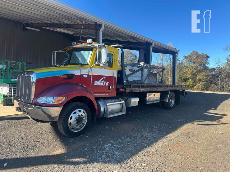 2008-peterbilt-335-image-1