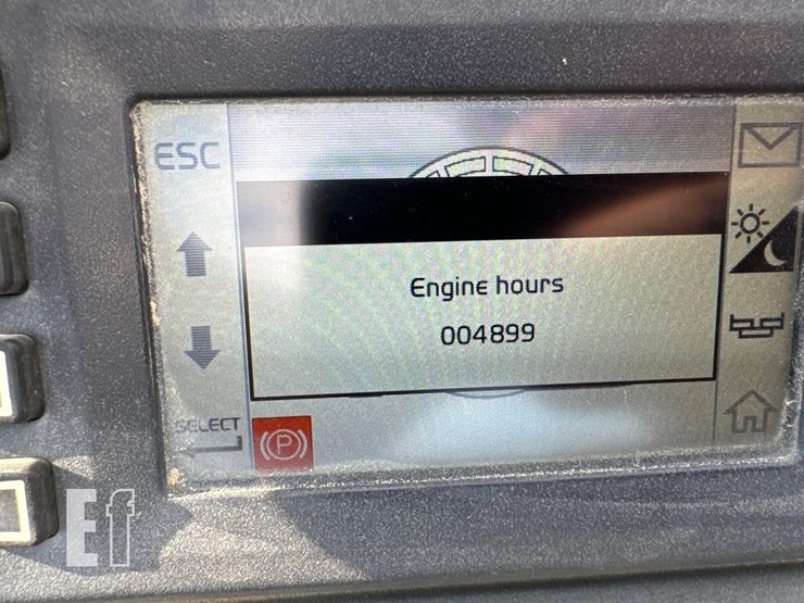 2018-volvo-p7110b-image-27