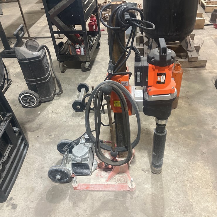 #62 • DIAMOND PORSUCTS CONCRETE CORE DRILL WITH SUCTION PLATE
