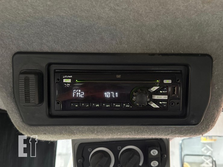 2017-caterpillar-962m-image-26