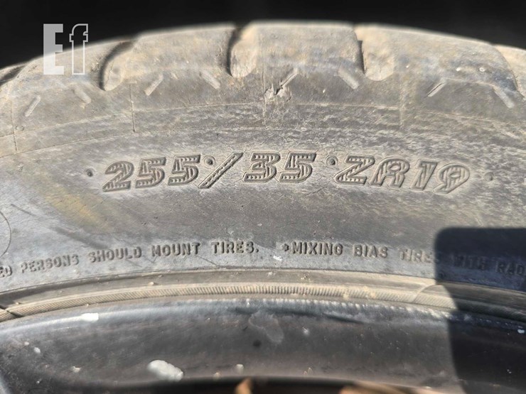 2010-audi-s5-image-24