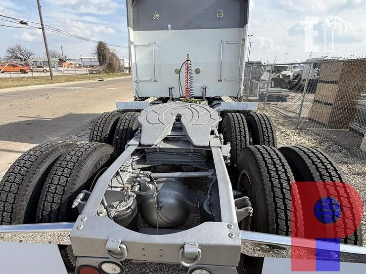 2006-peterbilt-379-image-6