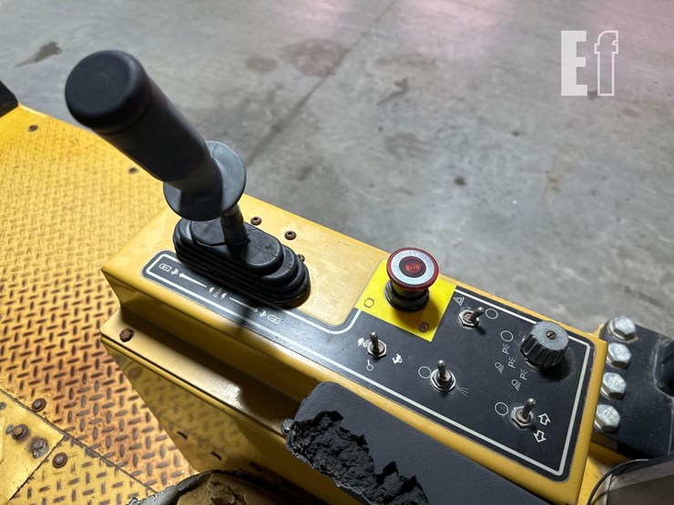 2010-caterpillar-ps-150c-image-16