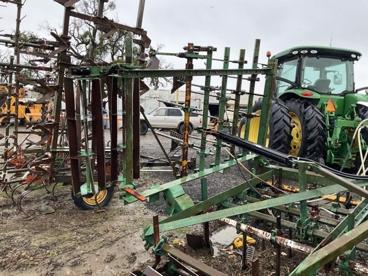 custom-3-pt-5-row-60"-fold-up-cultivator-image-7