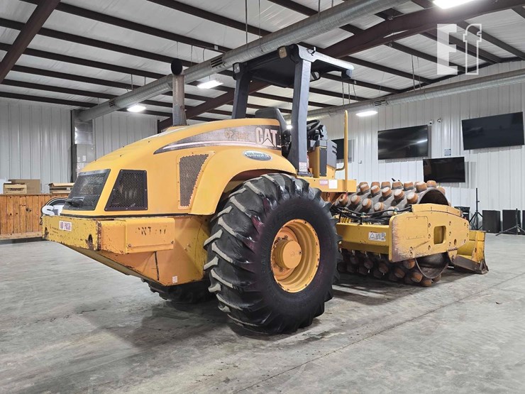 2005-caterpillar-cp-563e-image-3