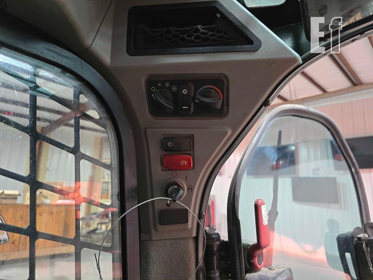 2022-caterpillar-289d3-image-17