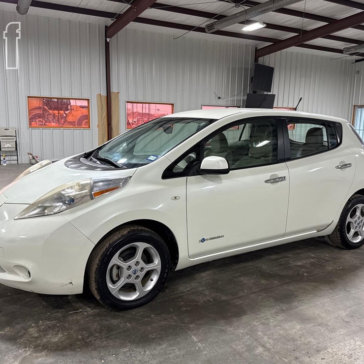 2011 NISSAN LEAF