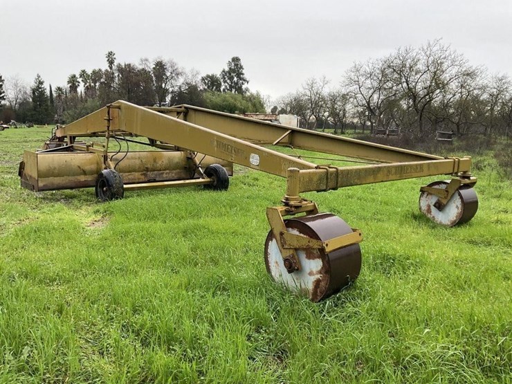 (offsite)-schmeiser-18'x40'-triplane-image-4