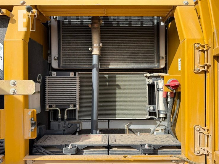 2022-xcmg-xe210u-image-29