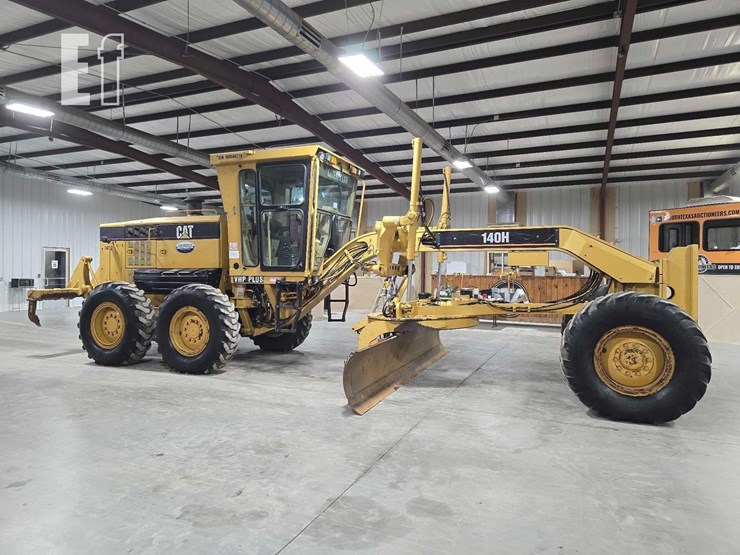 2005-caterpillar-140h-image-2