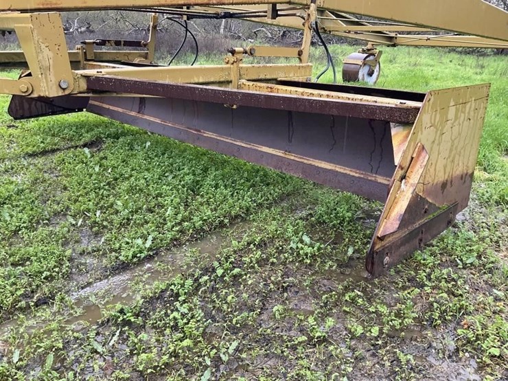 (offsite)-schmeiser-18'x40'-triplane-image-11