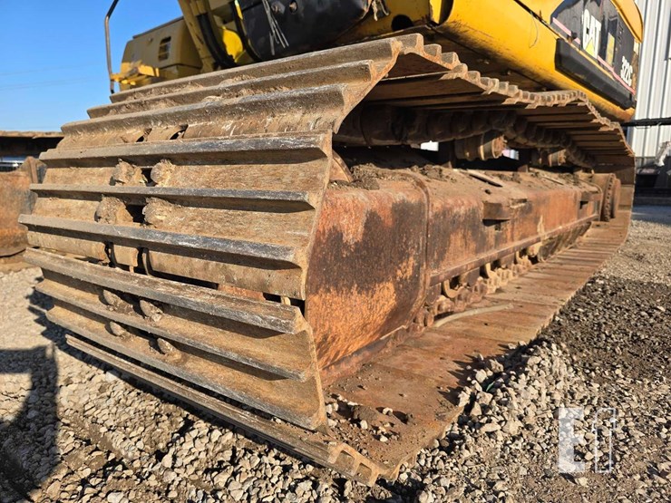 2005-caterpillar-322c-image-13