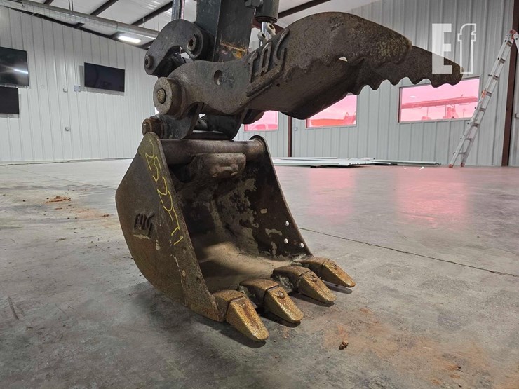 2018-deere-30g-image-9