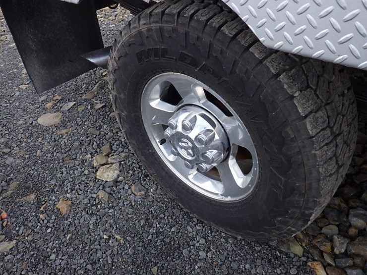 2010-dodge-2500-image-15