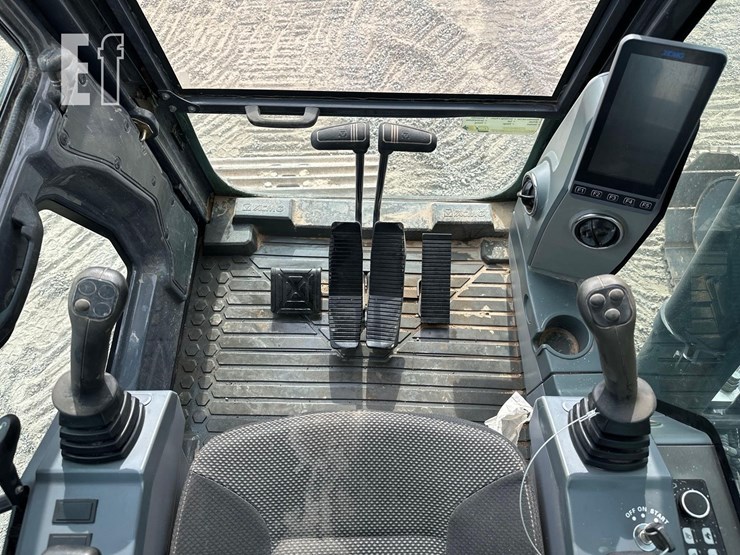 2022-xcmg-xe210u-image-17