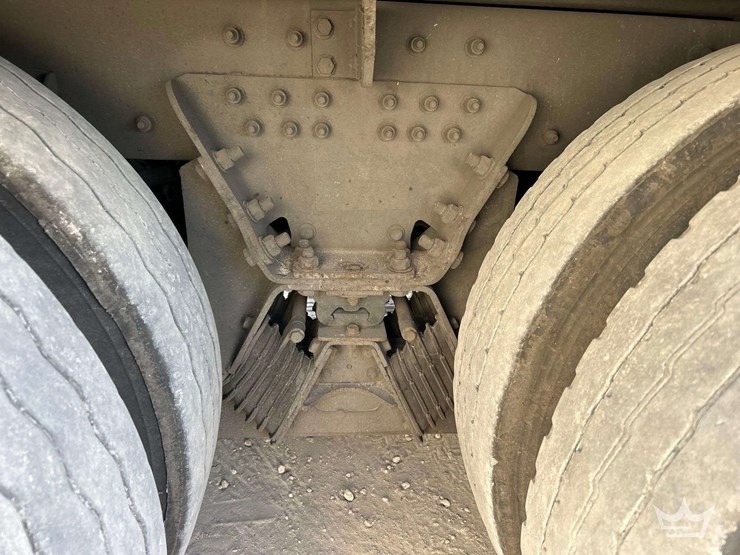 2018-peterbilt-320-image-26