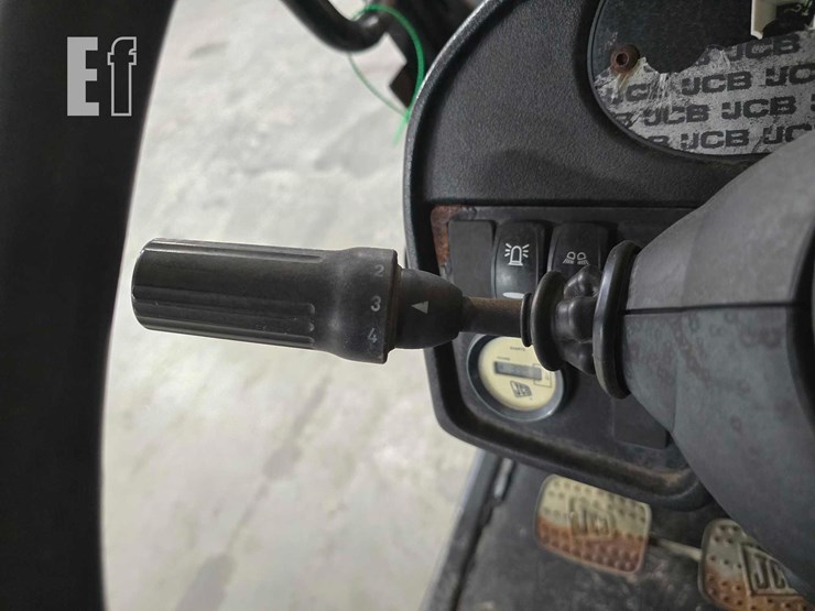 2017-jcb-510-56-image-17