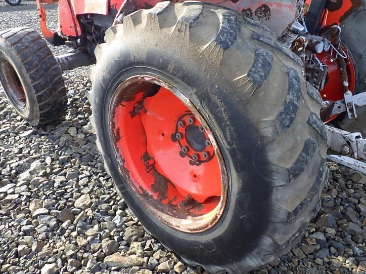 kubota-tractor-image-15