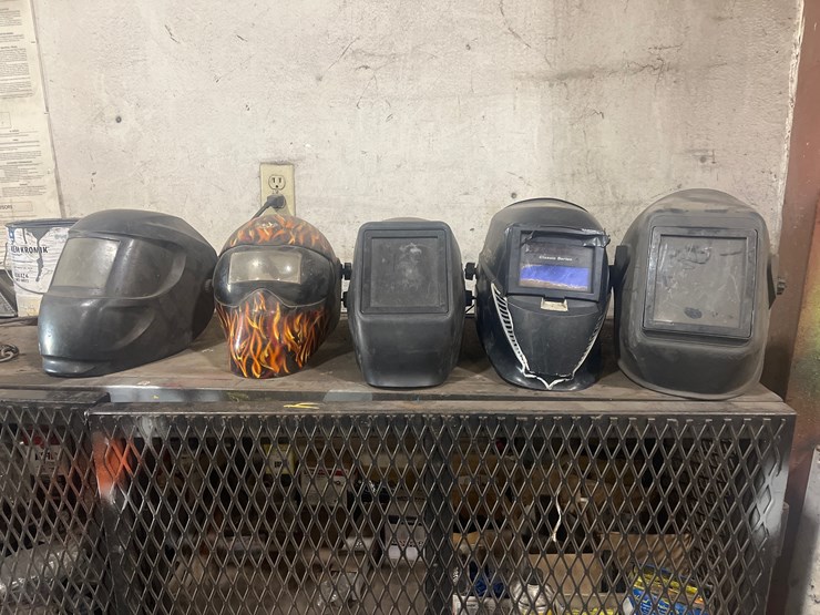 #44-•-metal-locking-cabinet-with-contents-image-2