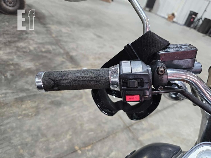 2001-yamaha-xt225-image-13