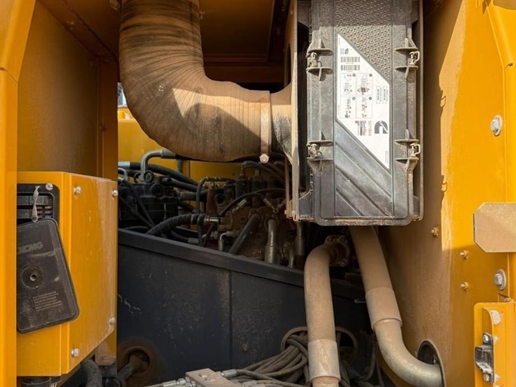 2022-xcmg-xe210u-image-30