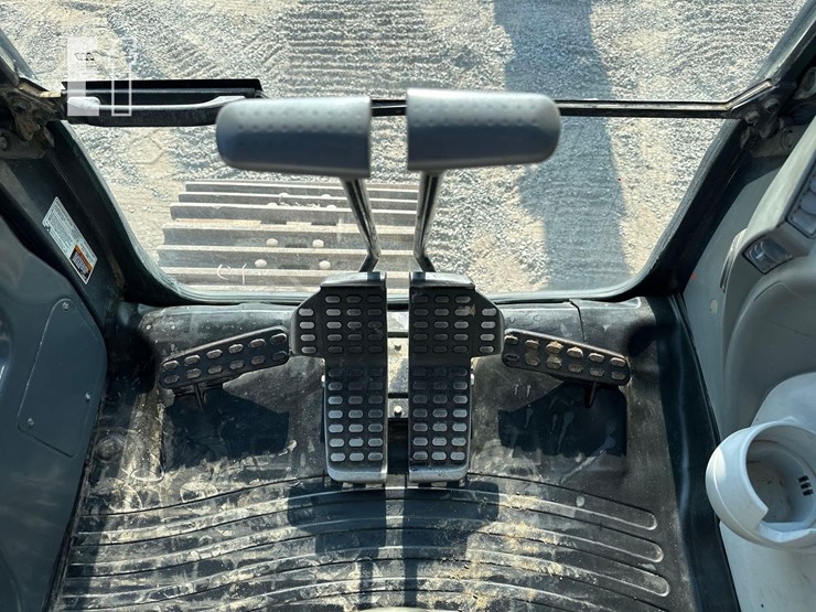 2018-deere-350g-lc-image-17