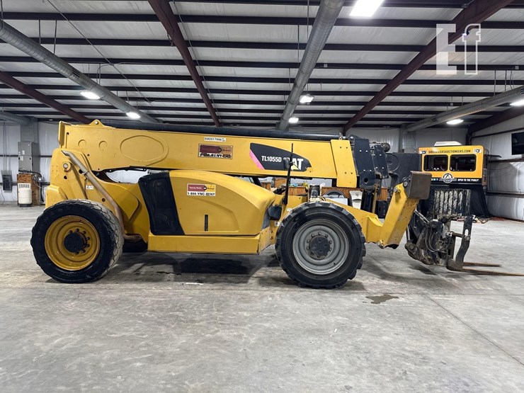 2017-caterpillar-tl1055d-image-6