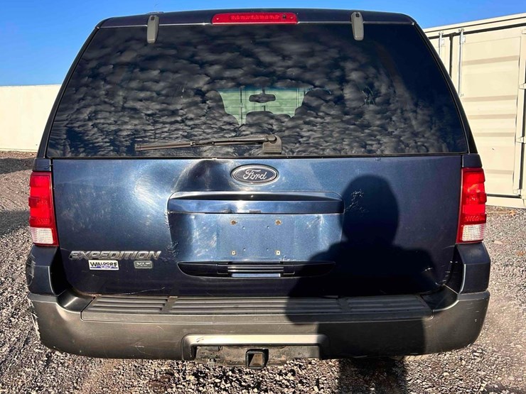 2004-ford-expedition-image-4