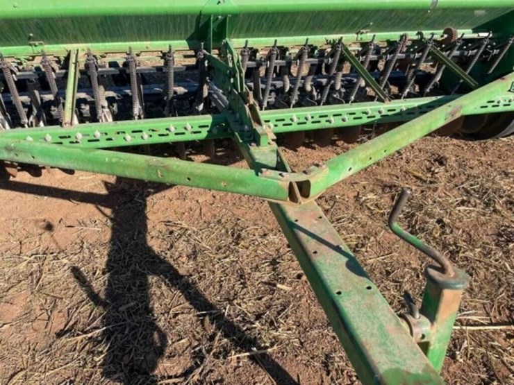 john-deere-8300-image-3