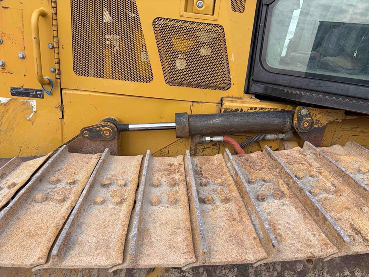 2015-caterpillar-d5k2-lgp-image-7