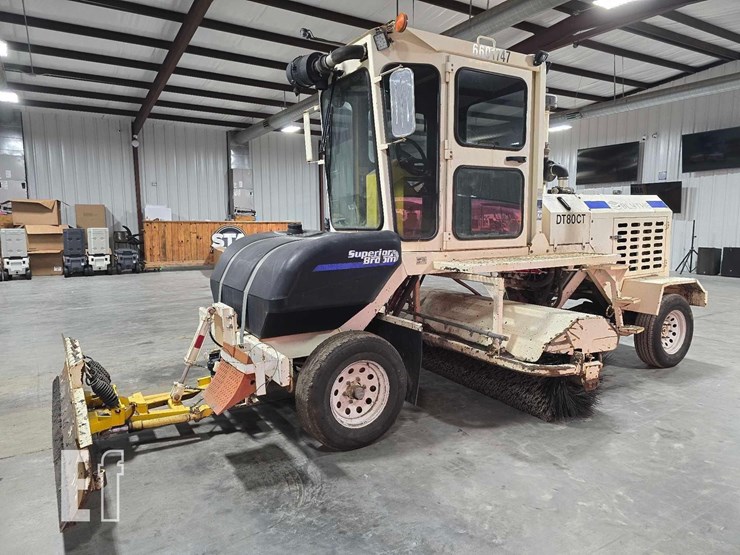 2013-superior-broom-dt80ct-image-6