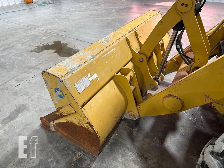 2017-caterpillar-415f2-image-12