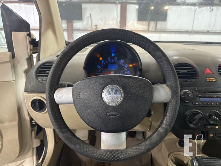 2005-volkswagen-beetle-image-11