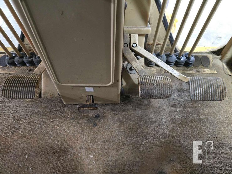 2006-caterpillar-140h-image-70