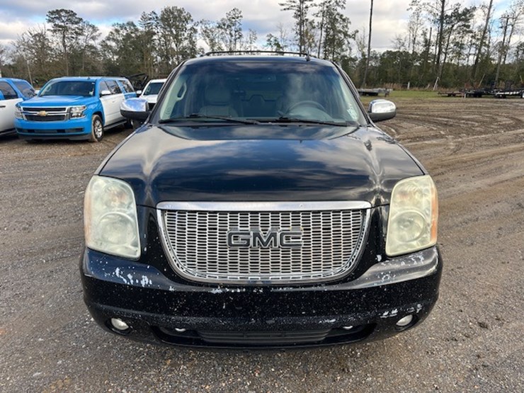 2011-gmc-yukon-image-6