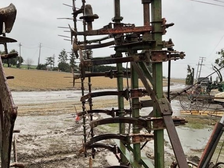 glenco-30'-fold-up-field-cultivator-image-8