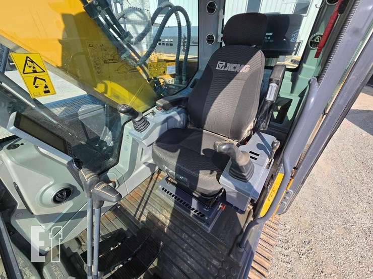 2022-xcmg-xe210u-image-12