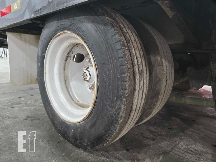 28-foot-tandem-dual-flatbed-trailer-image-17